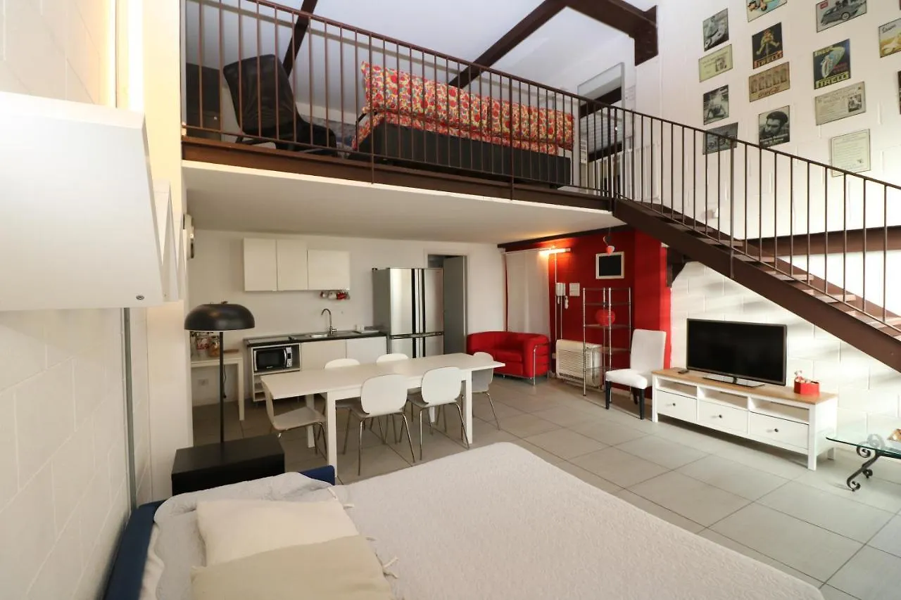 Apartment Loftincomo Italy
